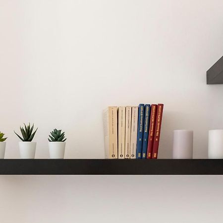 The Place, Your Place To Be - Via Tadino Appartement Milaan Buitenkant foto